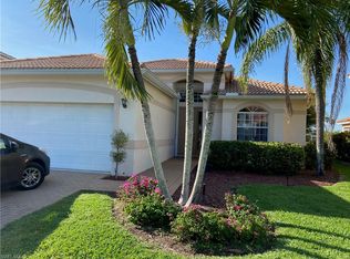 13071 Lake Meadow Dr, Fort Myers, FL 33913