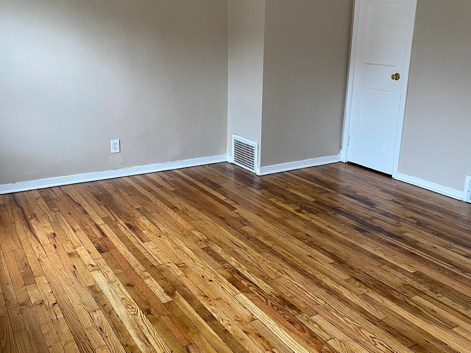 3 bed, 1200 sqft, $1,650 — Photo 2