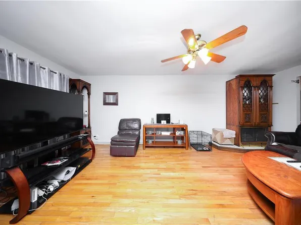 1296 East 54th Street image 7 of 32