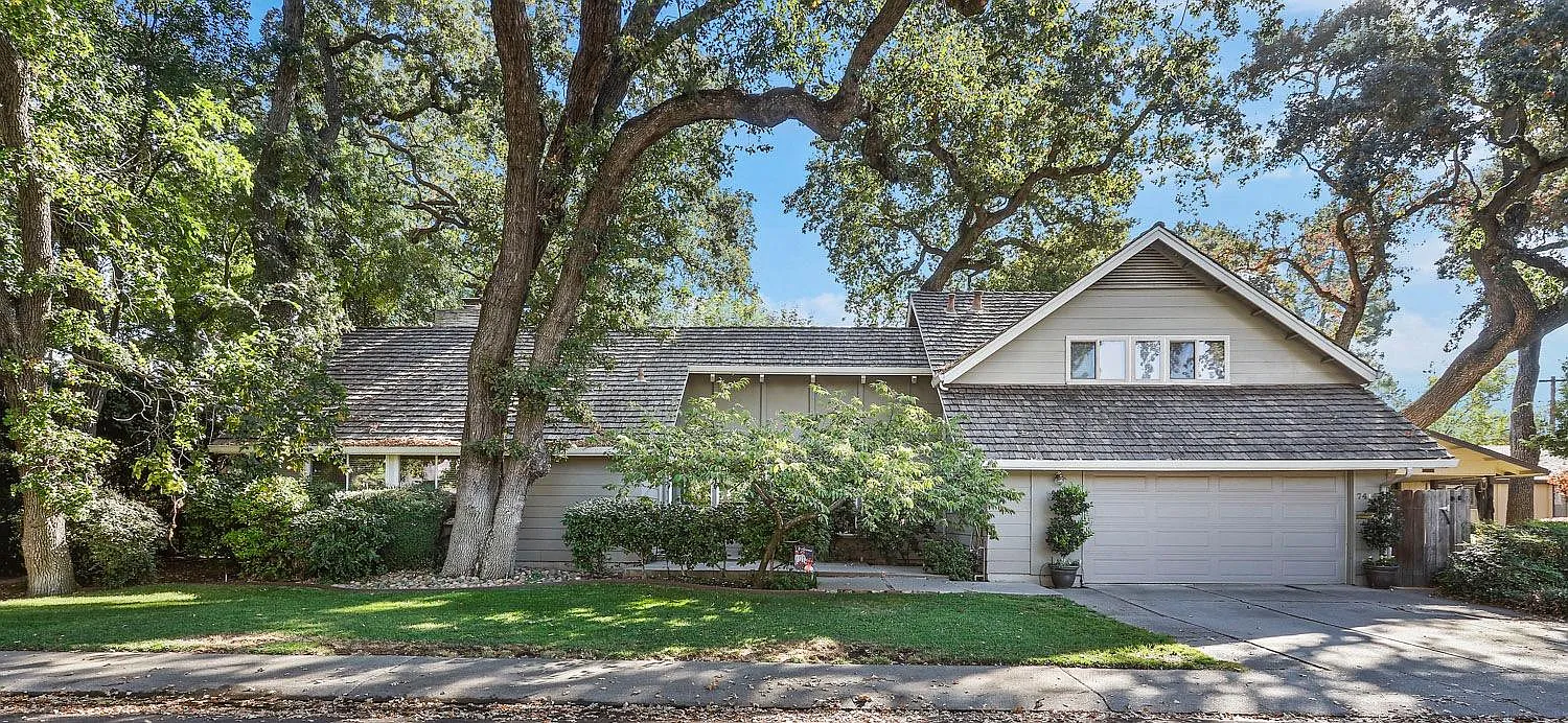 7414 Park Woods Dr photo 1
