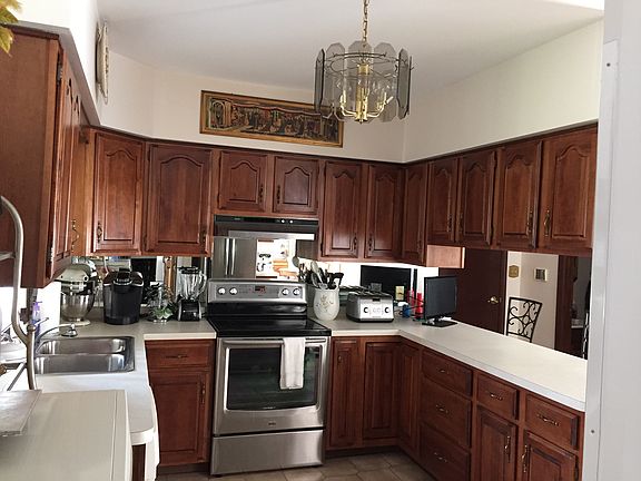 4th image of 2542 Joann Ct