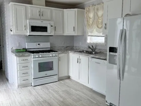 8 White Birch Park, Hampton Boro, NJ 08827