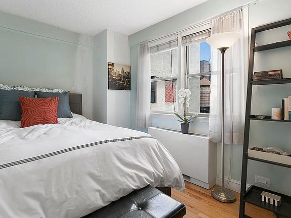 4th image of 77 E 12th St APT 14K