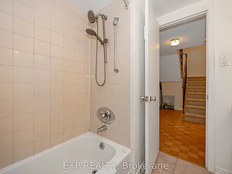 21 Southview Cres — Photo 28