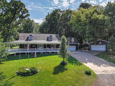 801 Hickory Ln, Delhi, IA, 52223