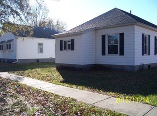 111 S Elm St, Stonington, IL 62567