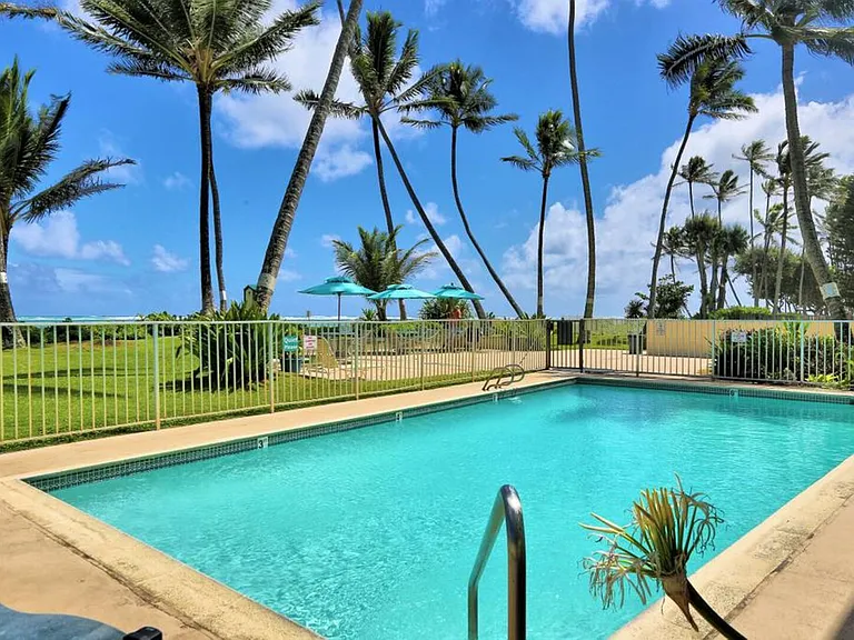 Lower Honoapiilani Rd — Photo 23