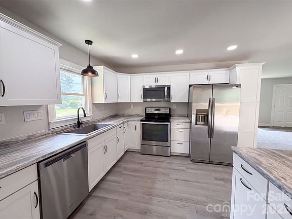 2nd image of 704 Morningside Dr