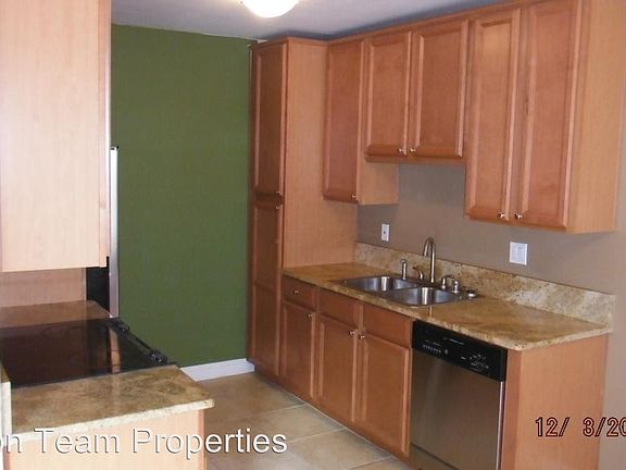 2nd image of 4483 Winona Ave APT 5