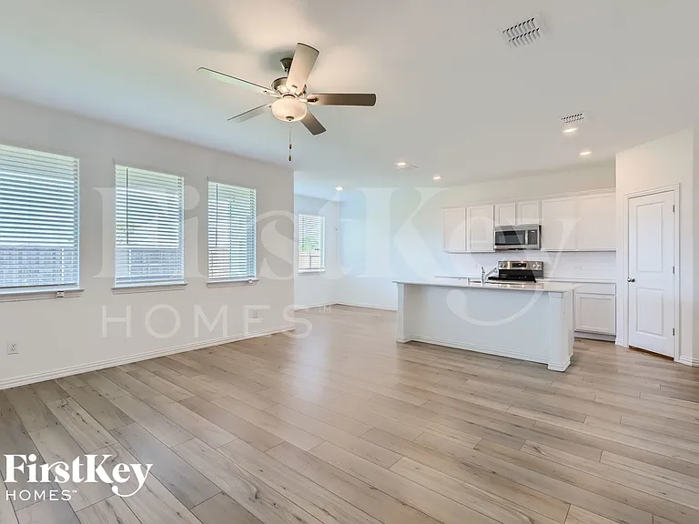 212 Wyndemere Ln — Photo 5
