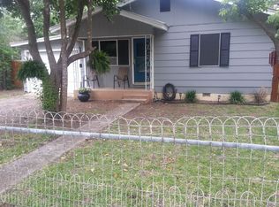 463 E Common St, New Braunfels, TX 78130