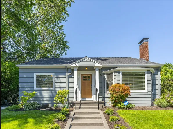 445 NE Laddington Ct, Portland, OR 97232