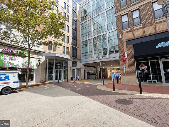 3rd image of 444 W Broad St Unit 521