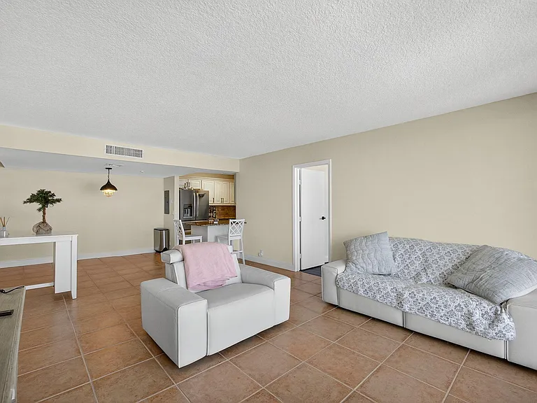 336 Golfview Rd #905 — Photo 18