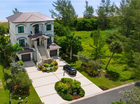 3800 Anacostia Pl, Hutchinson Island, FL 34949