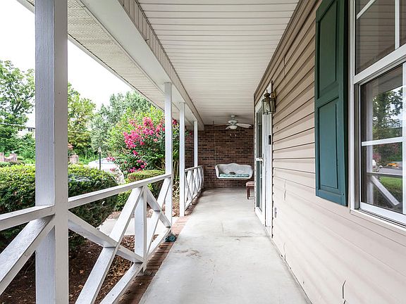 4th image of 3805 Valley Creek Way