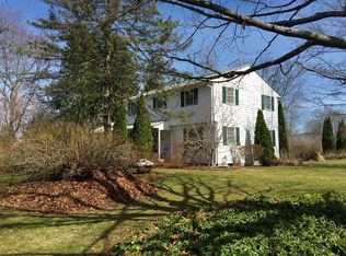 25 Woodlawn Rd, Hadley, MA 01035