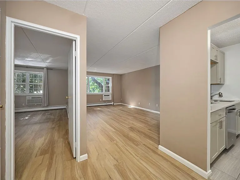 2 Consulate Dr #1J — Photo 6