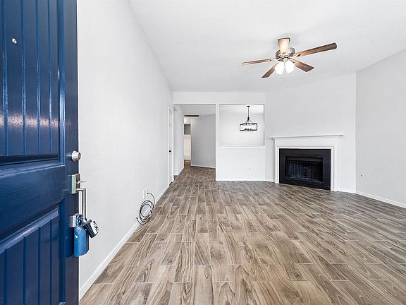 5th image of 2919 Desert Oasis Ln