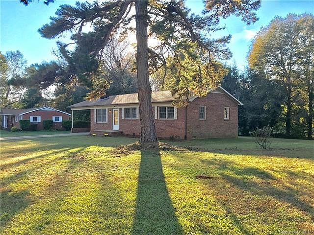 1st image of 131 Circle Dr