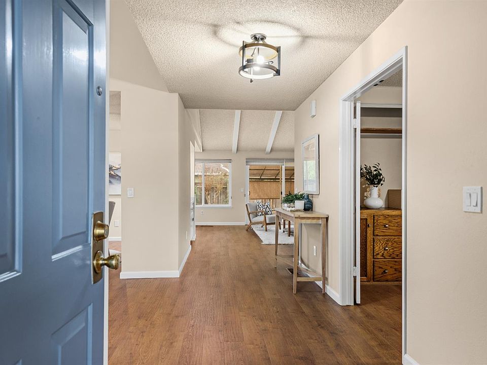 1st image of 8853 Oak Trail Court