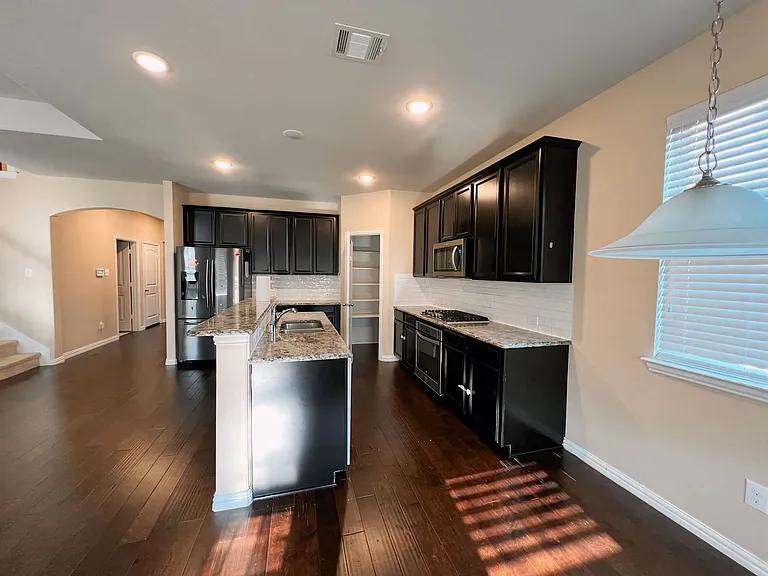 4525 Conrad Ave — Photo 3