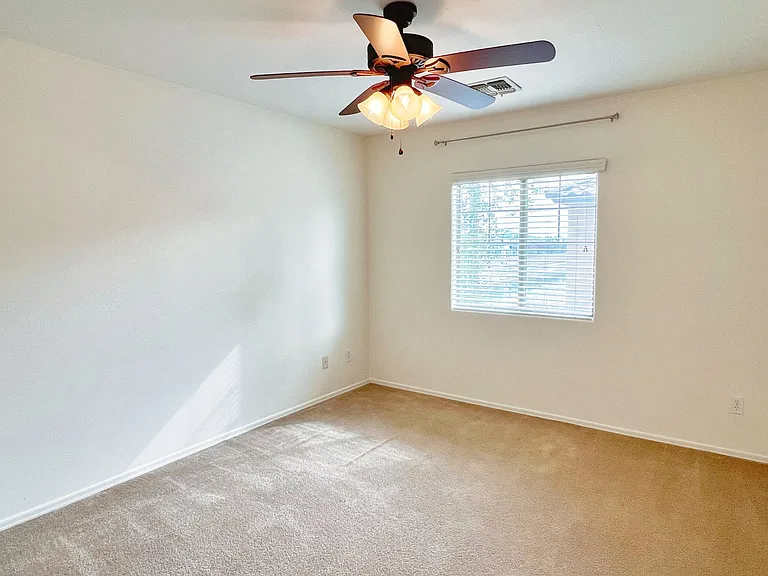 113 E Palomino Dr — Photo 16