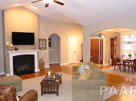 3rd image of 2936 W Wessex Dr
