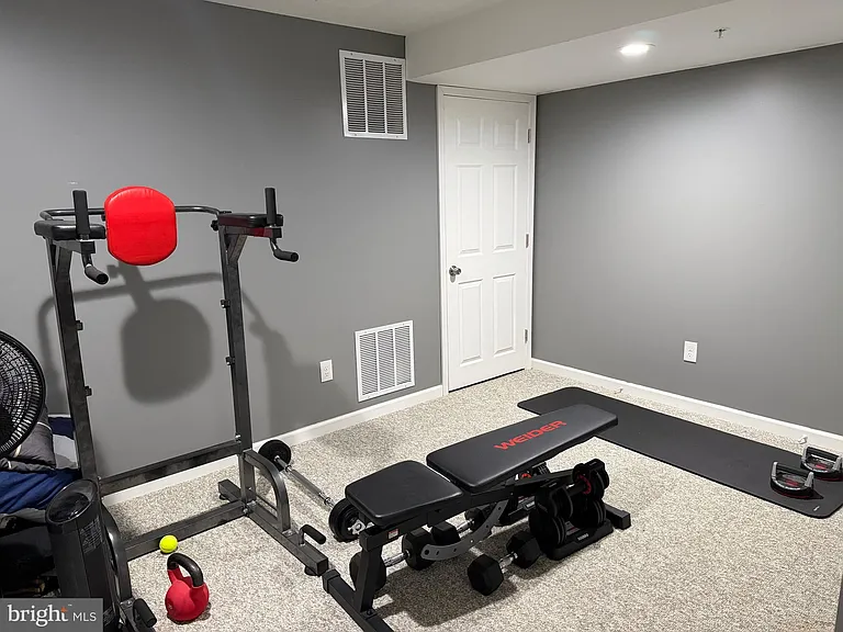 2735 Keebler Ct — Photo 30