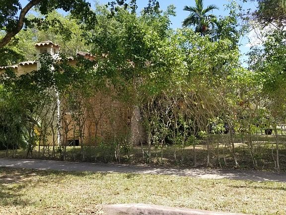 3rd image of 447 Navarre Ave