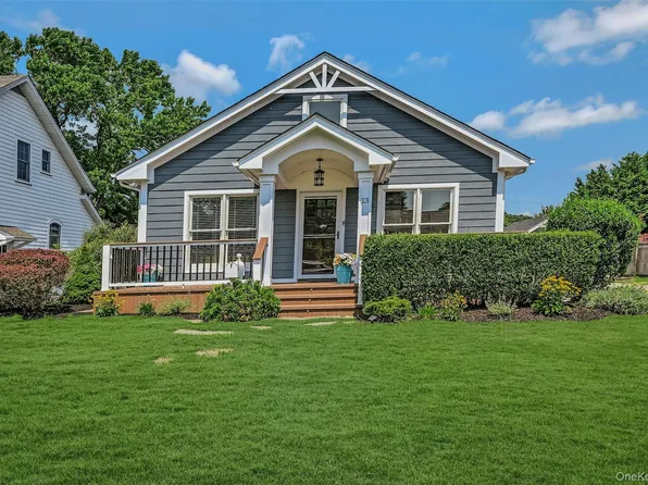 13 Washington Street, Sayville, NY 11782