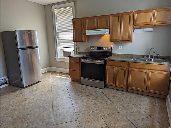 3rd image of 3215 Oregon Ave #2F