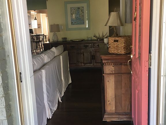 Front Entry Way
