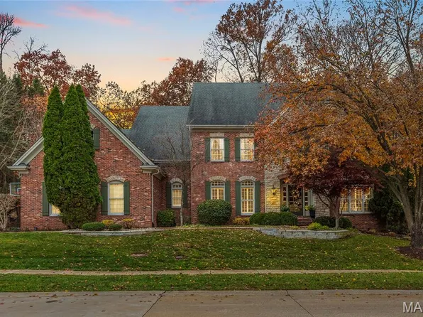 1479 Country Lake Estates Dr, Chesterfield, MO 63005