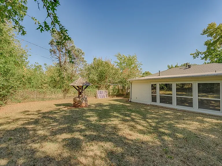 4713 N Harvey Pkwy — Photo 28