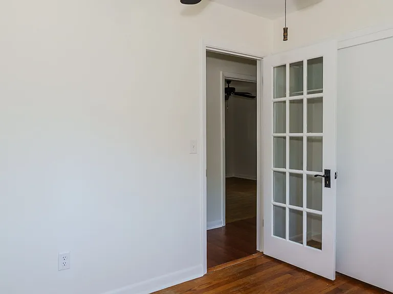 1606 Madrid Ave — Photo 34