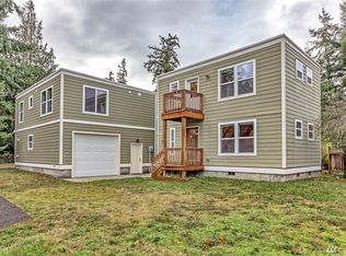 680 Discovery Rd, Port Townsend, WA 98368