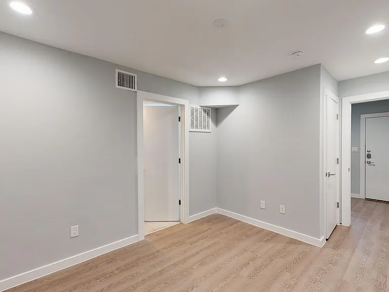 4400 San Jacinto St — Photo 5