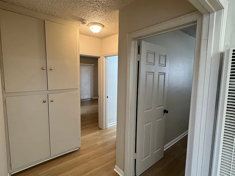 11421 S Normandie Ave — Photo 9