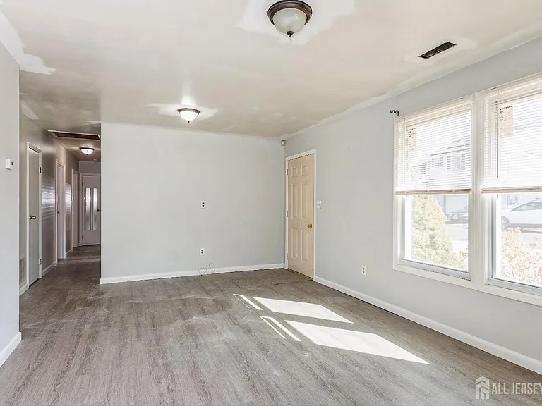 58 Dodd St — Photo 5