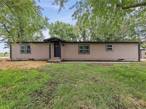 39135 Plum Creek Rd, Osawatomie, KS 66064