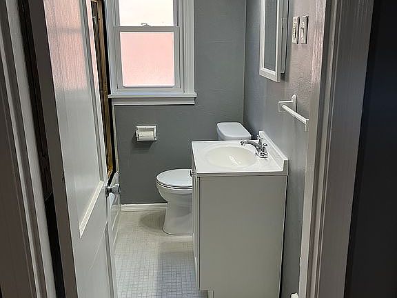 5th image of 9003 Guthrie Ave
