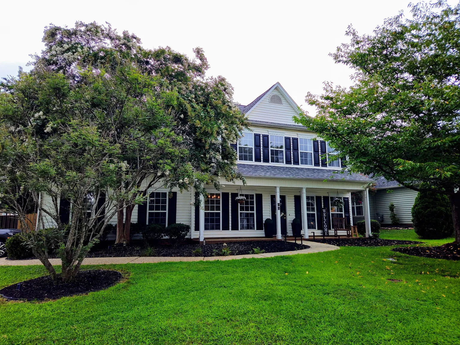 4 bed, 2.5 bath, 2294 sqft, $2,700 — Photo 1