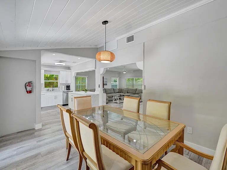 615 NE 13th Ave — Photo 24