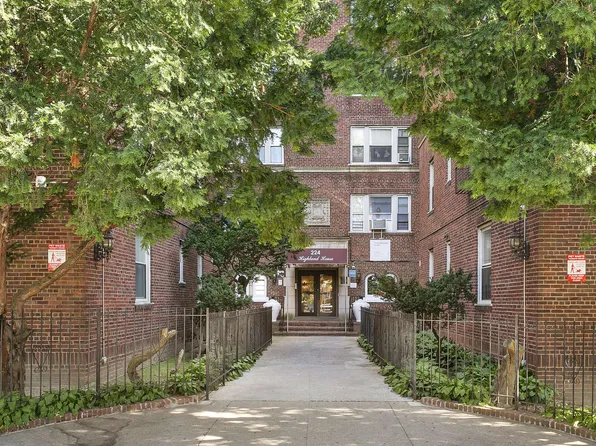 224 Highland Boulevard