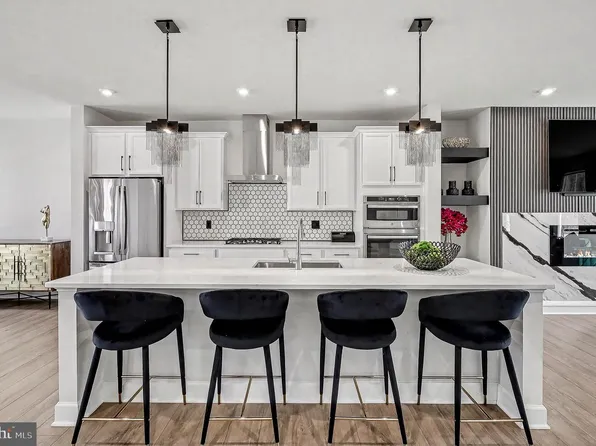 10878 Foxtrot Cir, Upper Marlboro, MD 20772