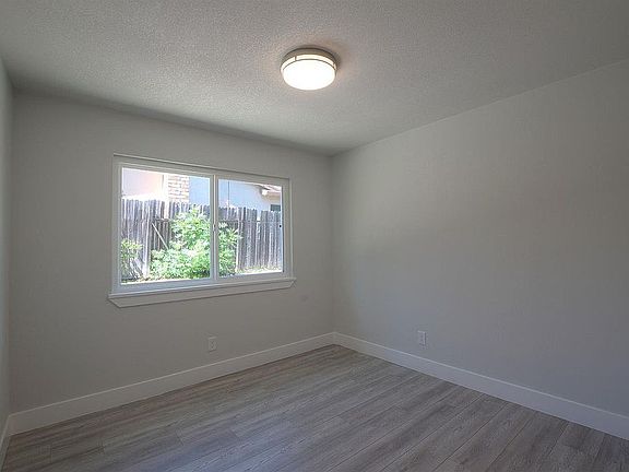 5th image of 6921 Woodside Dr