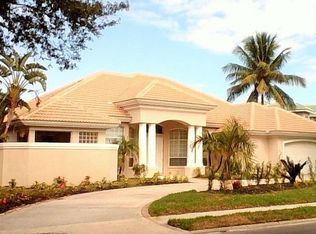 330 Newport Dr, Indialantic, FL 32903