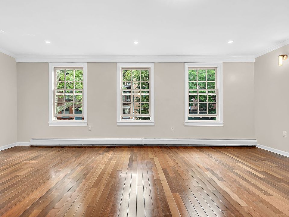 1st image of 173 Saint James Pl #2