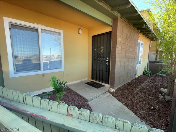 307 E Van Wagenen St, Henderson, NV 89015